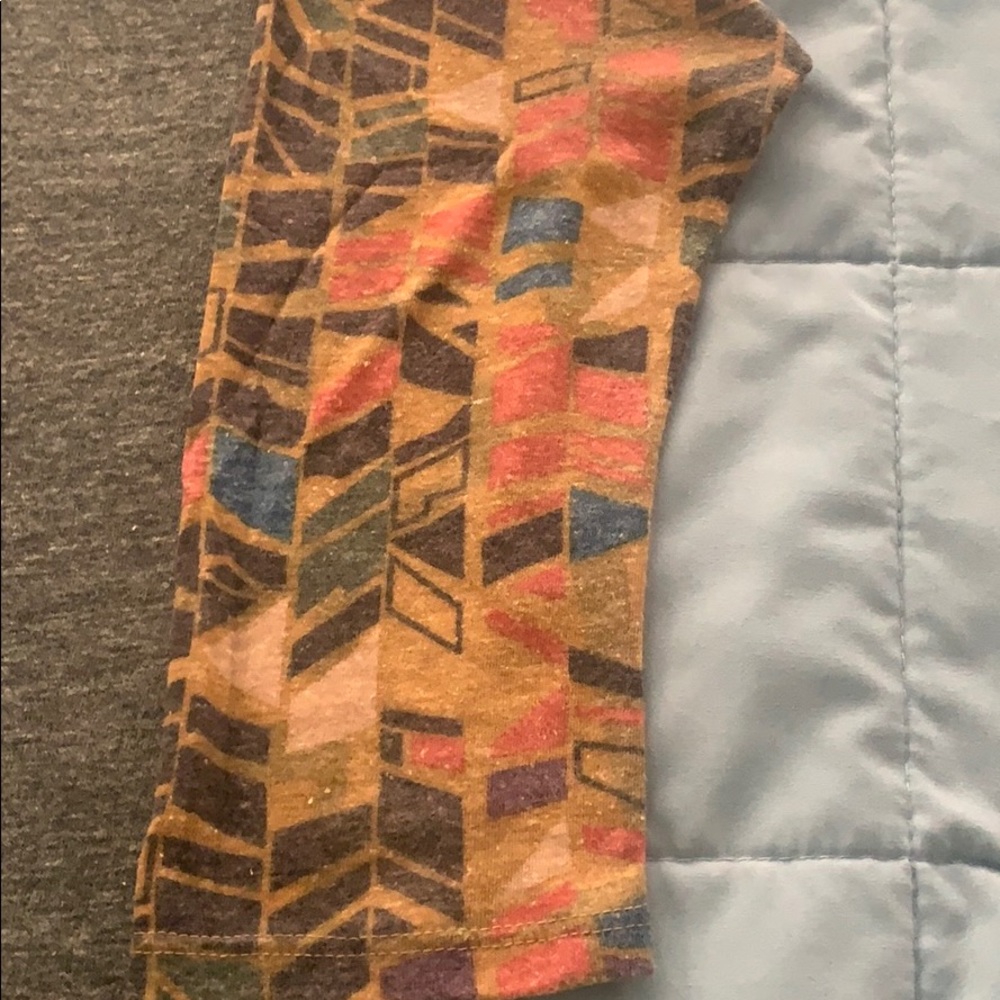 LULAROE TOP - Picture 2 of 3